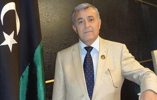 أبو سهمين: وظيفة &quot;ليون&quot; في الإمارات تضرب نزاهته وحياده
