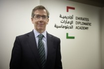 الإمارات &quot;تشتري&quot; مبعوث الأمم المتحدة للسلام في ليبيا