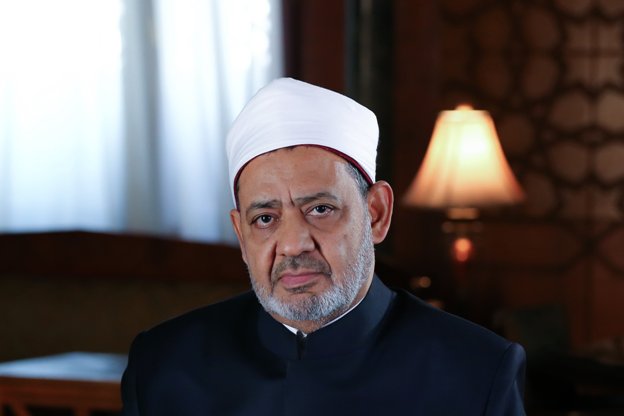 مكافئة إماراتية منتظرة لشيخ الأزهر